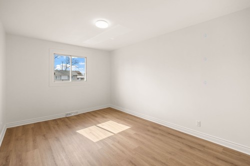 Master Bedroom - 4395 Rue Breton, Montréal (Pierrefonds-Roxboro), QC - Indoor Photo Showing Other Room
