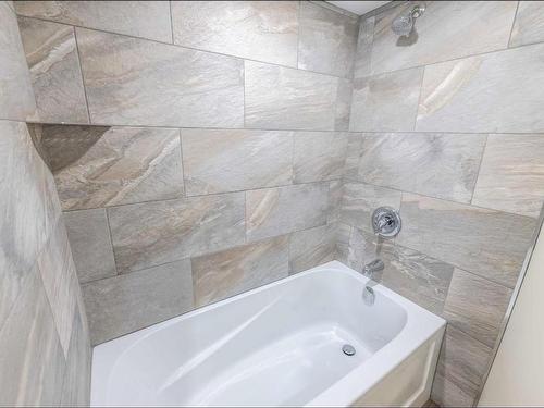 358 Dewe Ave, Thunder Bay, ON - Indoor Photo Showing Bathroom