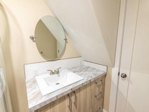 358 Dewe Ave, Thunder Bay, ON - Indoor Photo Showing Bathroom