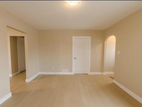 358 Dewe Ave, Thunder Bay, ON - Indoor Photo Showing Other Room