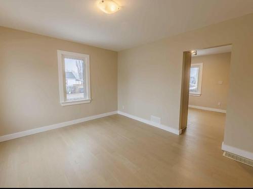 358 Dewe Ave, Thunder Bay, ON - Indoor Photo Showing Other Room