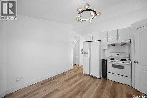 203 Konihowski Road, Saskatoon, SK - Indoor Photo Showing Kitchen
