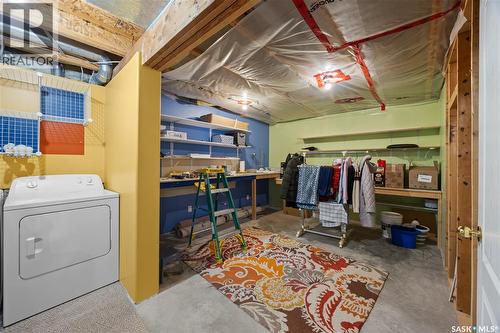 203 Konihowski Road, Saskatoon, SK - Indoor Photo Showing Laundry Room