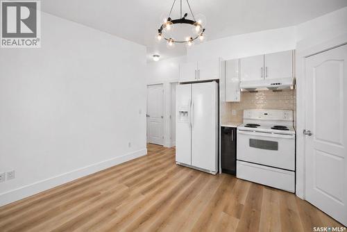 203 Konihowski Road, Saskatoon, SK - Indoor Photo Showing Kitchen