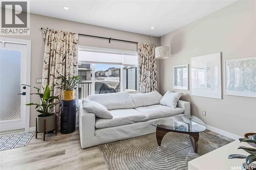 26 625 Dagnone Crescent, Saskatoon, SK - Indoor Photo Showing Living Room