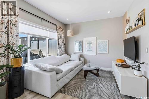 26 625 Dagnone Crescent, Saskatoon, SK - Indoor Photo Showing Living Room