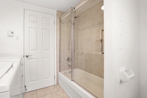 Salle de bains - 4425A Rue Domville, Longueuil (Saint-Hubert), QC - Indoor Photo Showing Bathroom