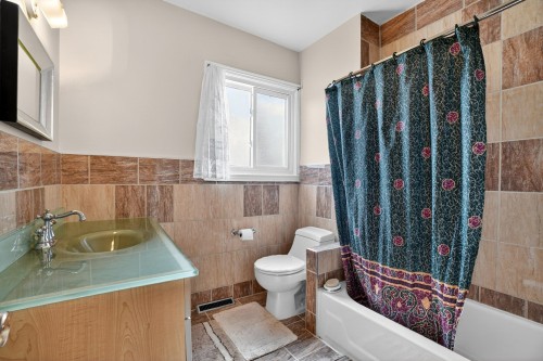 Bathroom - 419 Av. Westminster N., Montréal-Ouest, QC - Indoor Photo Showing Bathroom
