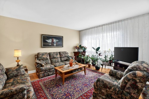 Living Room - 419 Av. Westminster N., Montréal-Ouest, QC - Indoor Photo Showing Living Room