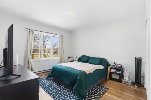 Master Bedroom - 6102 Rue Beurling, Montréal (Verdun/Île-Des-Soeurs), QC - Indoor Photo Showing Bedroom