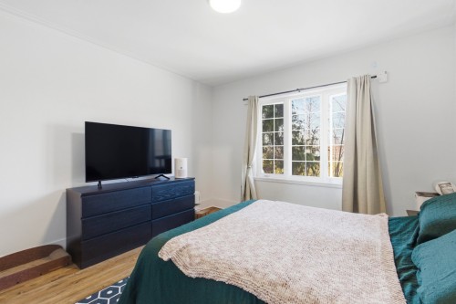 Master Bedroom - 6102 Rue Beurling, Montréal (Verdun/Île-Des-Soeurs), QC - Indoor Photo Showing Bedroom