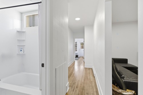 Passageway - 6102 Rue Beurling, Montréal (Verdun/Île-Des-Soeurs), QC - Indoor Photo Showing Other Room