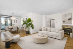 201-4476 Rue Ste-Catherine O.  Westmount, QC H3Z 1R7