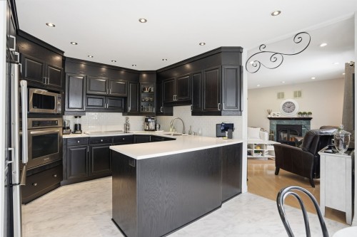 Cuisine - 320 Rue Brion, Saint-Amable, QC - Indoor Photo Showing Kitchen With Upgraded Kitchen