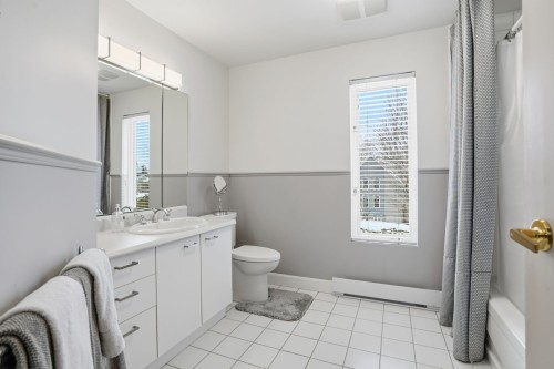 Salle de bains - 320 Rue Brion, Saint-Amable, QC - Indoor Photo Showing Bathroom