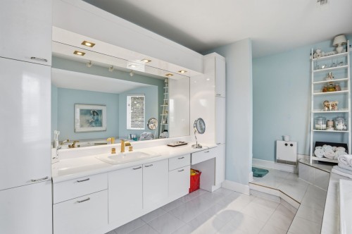 Salle de bains attenante à la CCP - 320 Rue Brion, Saint-Amable, QC - Indoor Photo Showing Bathroom