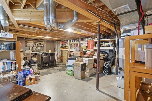 Atelier - 320 Rue Brion, Saint-Amable, QC - Indoor Photo Showing Basement