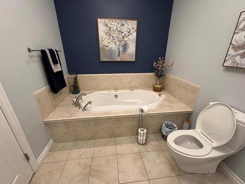 132 Wolverine Crescent, Thunder Bay, ON - Indoor Photo Showing Bathroom
