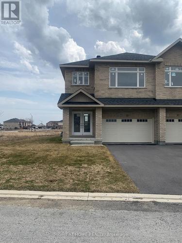 32 WYLIE WAY  Carleton Place, ON K7C 0C4