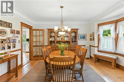 Dining area featuring hard wood floors - 98 Kensington Avenue S, Hamilton, ON - Indoor Photo Showing Dining Room