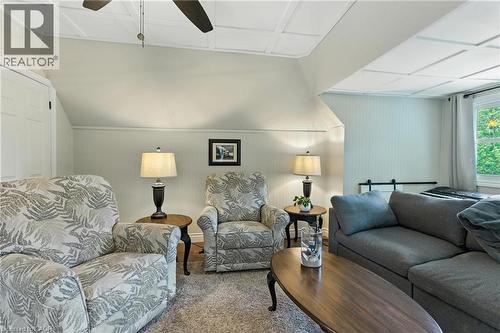 Finished attic space - 98 Kensington Avenue S, Hamilton, ON - Indoor Photo Showing Living Room
