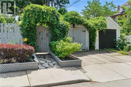 View of outdoor structure - 98 Kensington Avenue S, Hamilton, ON - Outdoor