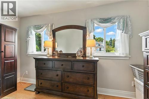 98 Kensington Avenue S, Hamilton, ON - Indoor