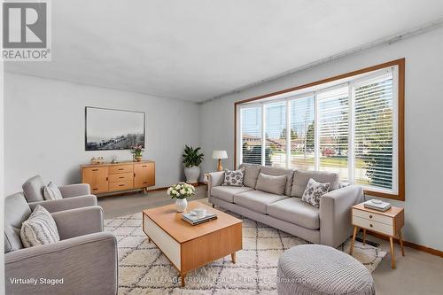 7 Lichty Crescent, Kitchener, ON - Indoor Photo Showing Living Room