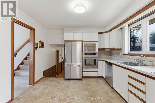 7 Lichty Crescent, Kitchener, ON - Indoor Photo Showing Kitchen With Double Sink