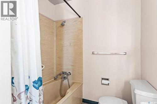 13 Weir Crescent, Saskatoon, SK - Indoor Photo Showing Bathroom