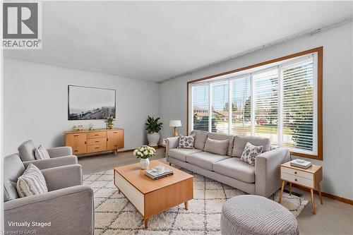 7 Lichty Crescent, Kitchener, ON - Indoor Photo Showing Living Room