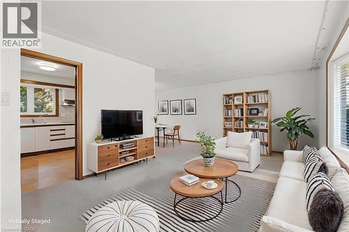 7 Lichty Crescent, Kitchener, ON - Indoor Photo Showing Living Room