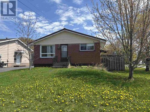 379 Chambers AVE  Sault Ste. Marie, ON P6A 4W4