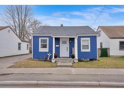 14 McNaughton Avenue  Wallaceburg, ON N8A 1R8