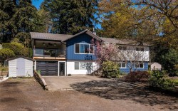 2143 Wildwood Dr Duncan, BC V9L 5V7