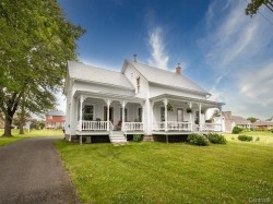 420  - 422 Rue Jacques-Cartier S.  Saint-Jean-Sur-Richelieu, QC J3B 4K4