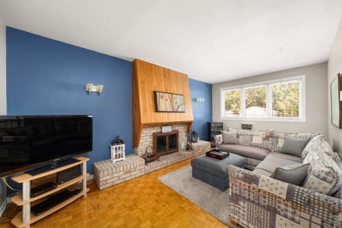 Salle familiale - 1 Place Leclerc, Kirkland, QC 