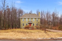 130 Rue des Pionniers  Saint-Charles-Borromée, QC J6E 7Y8