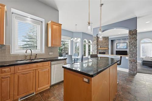 34 Castleton Crt, Winnipeg, MB 