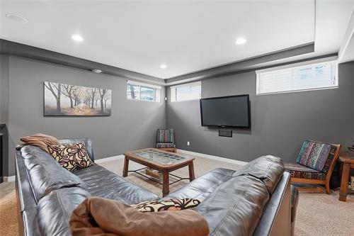 34 Castleton Crt, Winnipeg, MB 