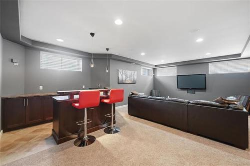 34 Castleton Crt, Winnipeg, MB 