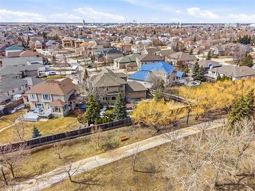 34 Castleton Crt, Winnipeg, MB 