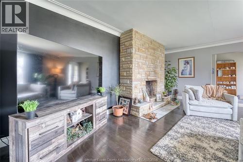 1235 Gesto Sideroad, Colchester North, ON - Indoor Photo Showing Living Room With Fireplace