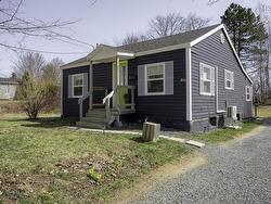 215 Oakdene Avenue  North Kentville, NS B4N 2C3