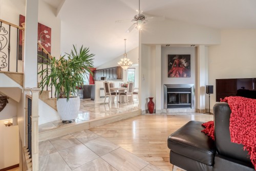 Vue d'ensemble - 271 Rue Brodeur, Repentigny (Repentigny), QC - Indoor Photo Showing Living Room With Fireplace