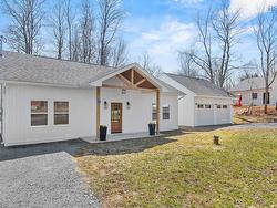 15 Chalet Crescent Brooklyn, NS B0N 1L0