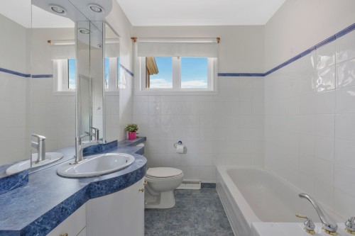 Salle de bains - 179 Av. Regatta, Pointe-Claire, QC - Indoor Photo Showing Bathroom