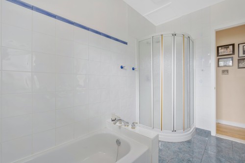 Salle de bains - 179 Av. Regatta, Pointe-Claire, QC - Indoor Photo Showing Bathroom