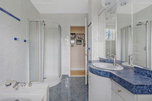 Salle de bains - 179 Av. Regatta, Pointe-Claire, QC - Indoor Photo Showing Bathroom