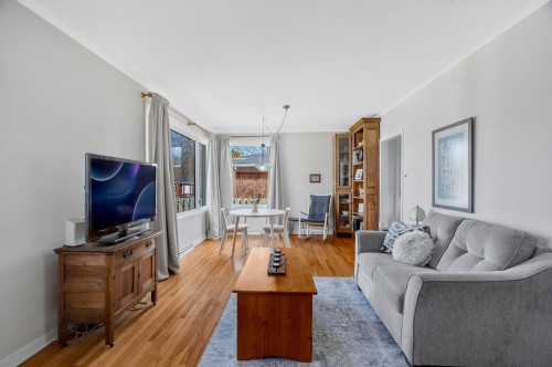 Salon - 179 Av. Regatta, Pointe-Claire, QC - Indoor Photo Showing Living Room